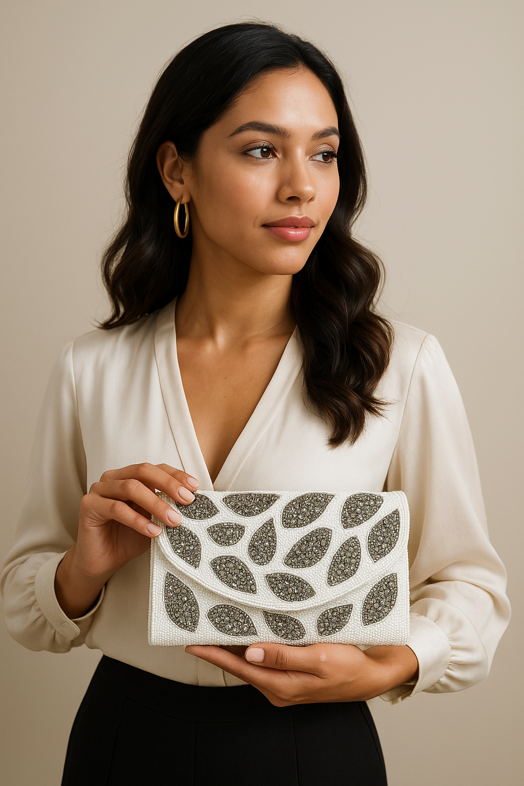 Handcrafted Clutch – Luxury with a Personal Touch” Women – Stylish & Spacious”